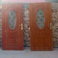 عندي بابين عارضهن للبيع سعر لباب 60الف بيع مستعجل مكاني 5كيلو نظيفات و...