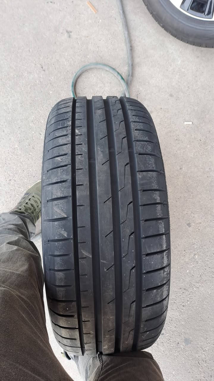 السلام عليكم ويل كب 17 وكاله الامارات اشتريته قبل شهرين وياهم تخم تاير جديد صيني نوعيه ممتازه الويل كب مكفول من تصليح والعواج والشخوط والتاير جديد بعده نقشته عاليه ومابي اي بنجر طسته كلش حلوه للبيع كامل او بس وبل كب عادي او مراوس مع ويل كب 17 رياضي.... 
سعرة كامل مع التاير 450 دولار وبيه مجال
سعرة بس الويل كب بدون تاير 300 دولار وبيه مجال
رقمي ***********
مكانه شارع فلسطين
