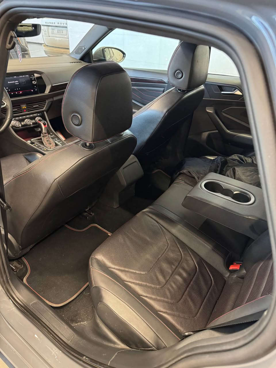 جيته gli
مؤديل 2022
ئؤتؤبان فول مواسه فات
23مايل رؤشتوه
٤پارجه ى لاى سه كن بؤياخه واته يه ك سه فحه پيشو پشتى كه بسه 
داون بايبي له سه ره بؤن بانكى دانراوه 
سحرى ١٧٠وه ره قه يه 
*********** أربيل, العراق
