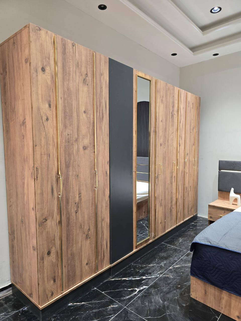 عرض تخفيض اسعار لمده اسبوع فقط 
غرف نوم تركي 7 قطع كنتور 8ابواب طول الكنتور 3 متر الجربايه وي الكومديات 3 متر 
السعر ٨٠٠ الف فقط 🔥 
للحجز والاستفسار راسلونا وات ساب 
***********
 البصره 
نقل وشد داخل مركز البصره مجاني توجد خدمه توصيل للاقضيه والنواحي والمحافظات الجنوبيه بأسعار مناسبة ملاحظه ما تدفع اي مبلغ قبل لا تنشد وتكمل ابيتك عليكم بس تنزيل الكراتين من السياره لداخل البيت
