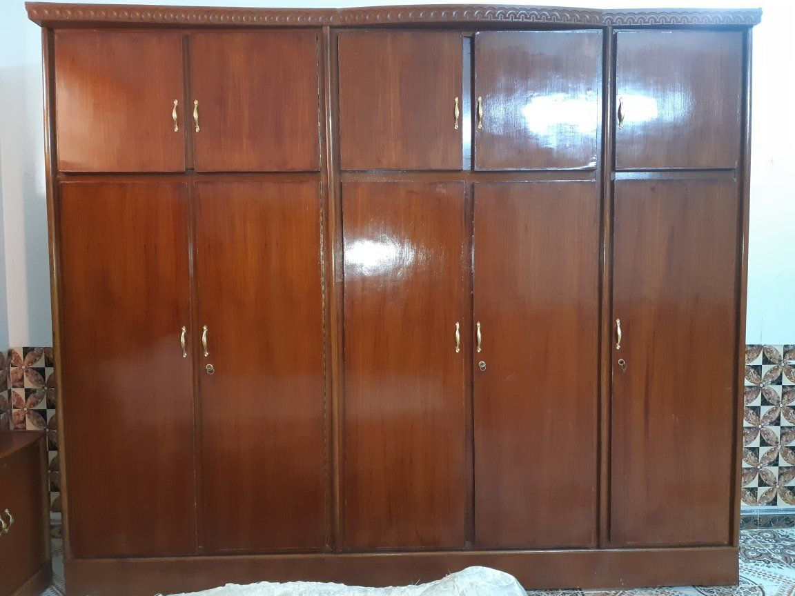 غرفة نوم حطاطه صاج تكمه شغل درجه اولى السعر ٨٥٠  العنوان رمادي الجزيرة للإستفسار الاتصال على هاذه ***********
