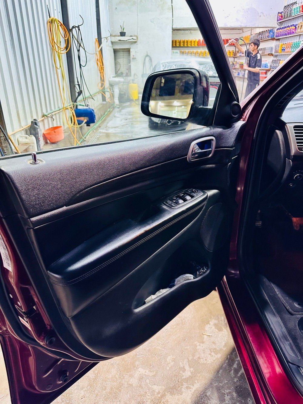 جيب لاريدو 2020
فول مواصفات فتحة قمارة تحكمات ستيرين 
تدفئة بالمقاعد بالستيرن 
سيارة جاهزة من جميع النواحي 
باقي التفاصيل اتصل وتدلل بيها مجال قليل 