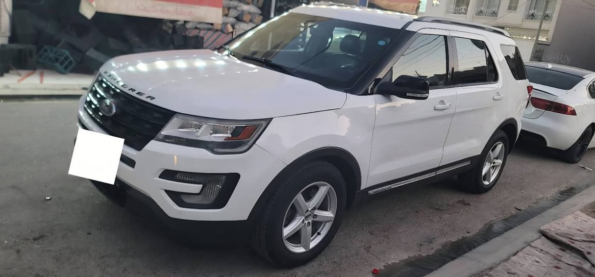 فورد إكسبلورر XLT2017
🔹 محرك 6سلندر  المرغوب
🔹 قير أوتوماتيك 10 سرعات
🔹 دفع خلفي / )
🔹 بصمة تشغيل (Keyless Start)
🔹 بصمة أبواب
🔹 شاشتين (عداد + وسطية)
🔹 شاشة لمس مع Apple CarPlay & Android Auto
🔹 كاميرا خلفية
🔹 رادار تنبيه الاصطدام
🔹 تثبيت سرعة
🔹 تحكم بالمقود
🔹 مكيف قوي خلفي وأمامي
🔹 مقاعد جلد اسود 
🔹 أنظمة أمان متعددة (ABS – كهرباء حته الخلفيه Traction باب خلفي كهرباء  Control)بيه هواي موصفات خير من الله موقع بصره وارد امريكي ربع البنيد وجاملغ الايسر. ولباقي كفاله عامه رقم سليمانيه باسمنه  رقم ***********
