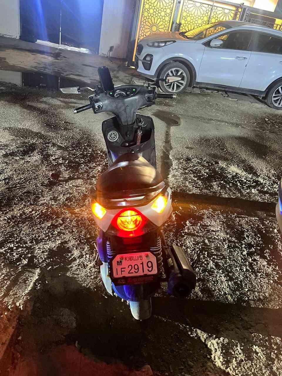 السلام عليكم ثعلب للبيع الدراجه بلاديه كلشي بلادي بيها بيها منضومه زنون عالي ناصي بيها سويجات ثنين اوراق كامله مكينه برغي مامبدل بيها جيب فيتر وتعال افحص كهربائيات كلها شغاله الدراجه ناشف وبلاديه الي يحب للستفسار  *********** سجاد
