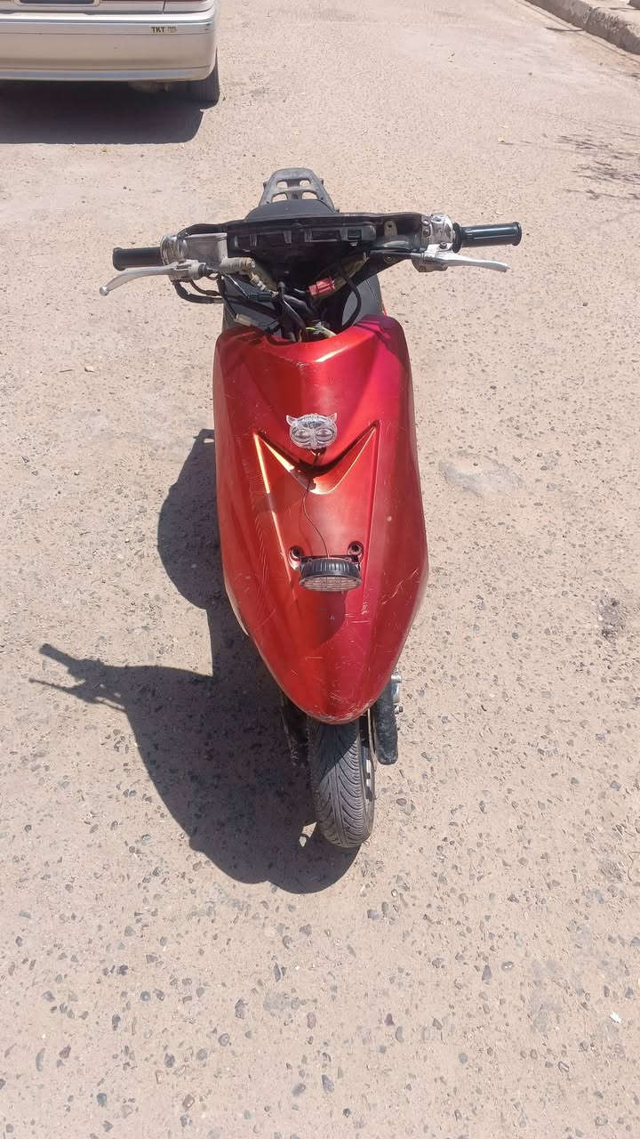 السلام عليكم دراجه ياماها عصفوري للبيع السعر 250 وبيه مجال الدراجه نضيفه المحرك والضفيره مكفولات تجي وتسوق الدراجه وتشوف المحرك ناعم وضفيره زلق ما بيه هورن اشاير دبل لایت موجود خاص ماسنجر ورقم ***********
