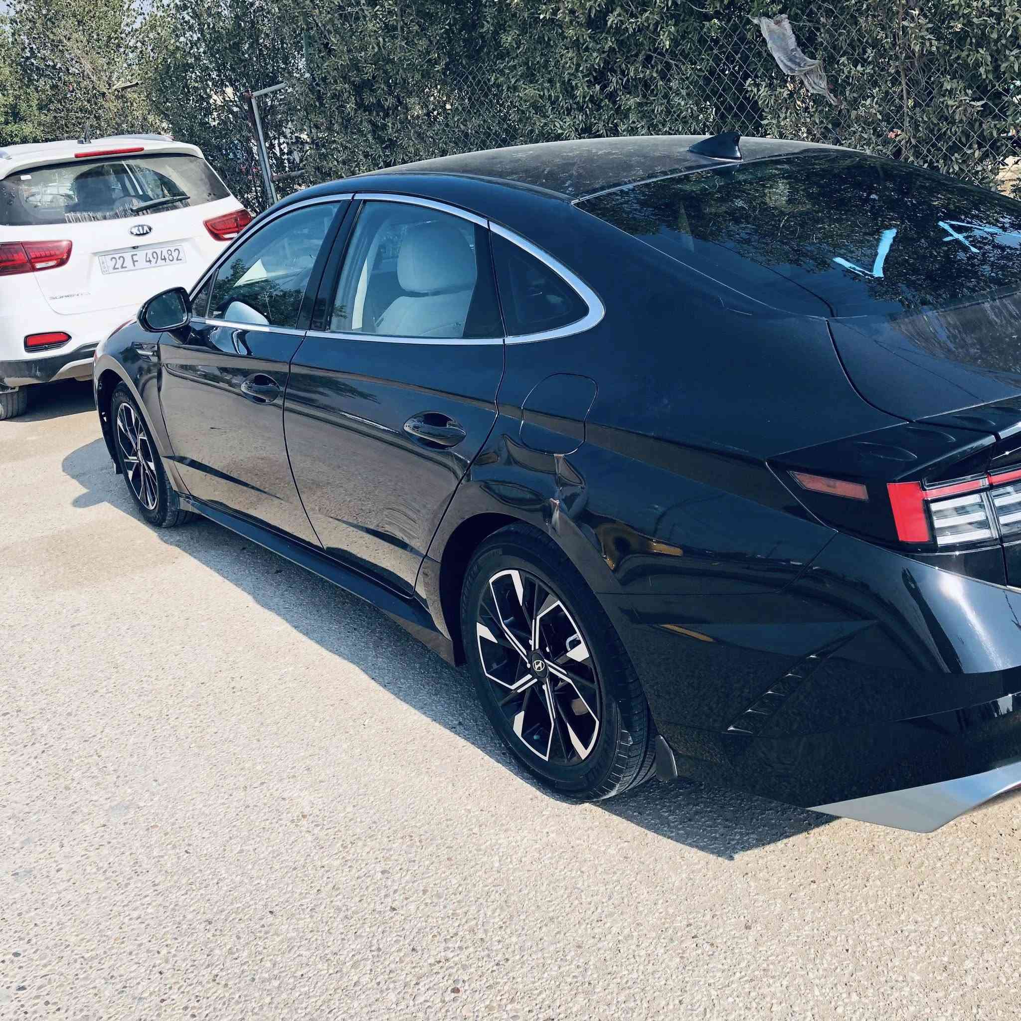 السلام عليكم 
سوناتا 2024 وارد امريكي 
الون اسود 
دواخل بيجي فول 
مكينه 2500 
تحكمات + رادار امامي وخلفي 
دشبول شاشه 
الحادث جاملغ وخشم البنيد بدون دواخل 
مكان السياره ديوانيه 
السعر 162 $
وبيه مجال قليل حك الجيه
الاتصال ***********
