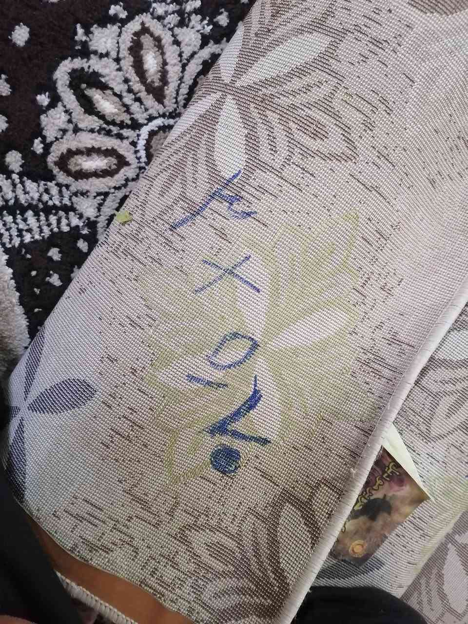 ٣ فرشات للبيع شرط النظافة مكتوب القياس 
للاستفسار ***********
