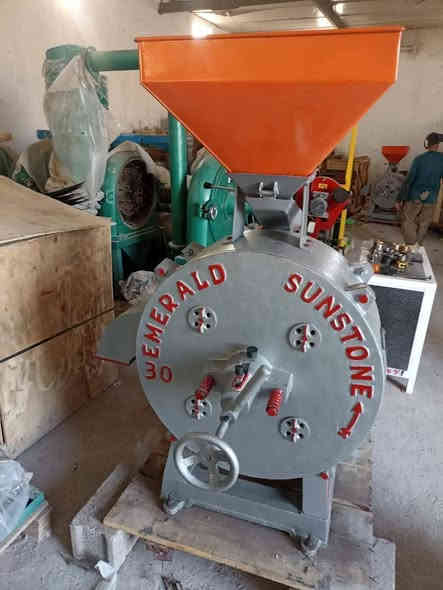 طاحونه حجريه ( دكرمان ) 
لطحن الحنطه والشعير وكافه انواع الحبوب 
 حجم 30 انج 
وحجم 24 انچ
 
صناعه هنديه شركه اميرالد  
جديد بالصندوق كامل مع الحجر  

كما تتوفر لدينا كافه الأدوات الاحتياطيه للطواحين والجواريش والهباشات والغرابيل مختلف الاحجام والمقاسات 
للأستفسار الاتصال على الارقام
***********
*********** واتساب
*********** واتساب

العنوان / محافظه واسط / قضاء النعمانيه / مقابل مجلس بلدي وجامع الحاج جلال الكناني*
