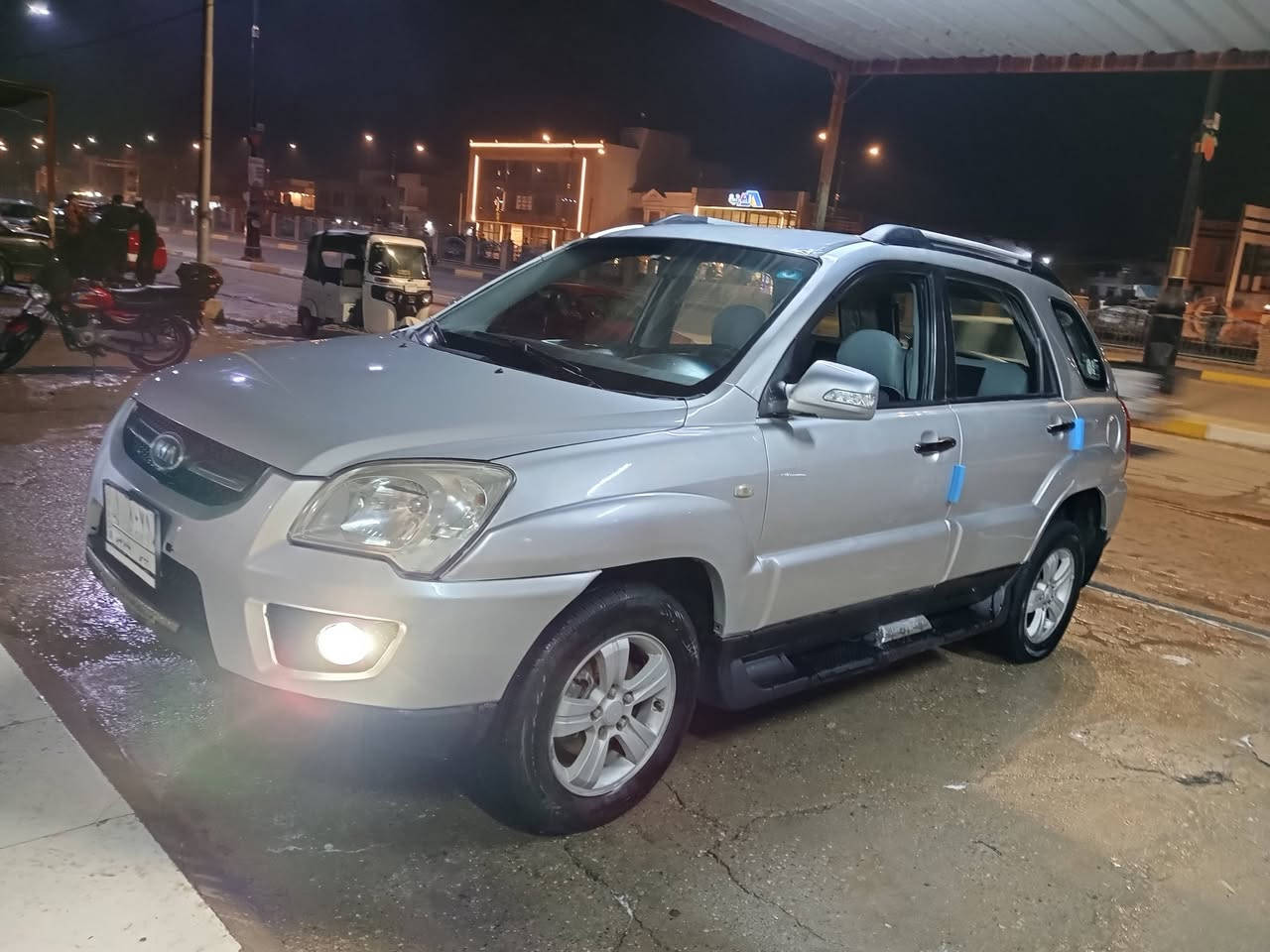 كيا سبورتج 2009سياره وارد امريكي ضرر باب الصدر مصبوغة حزام سياره جاهزه حداديه نضيفه سعر شده وبيها مجال ترهم مراوس اونقد رقم الهاتف ***********
