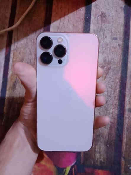 سلام عليكم ايفون 13 pro max بطاريه ٩٦ مامعلايه بلاديه الجهاز بلادي مامفتوح برغي مامفتوح علبلاد وعلفحص ذاكره 256 اللون ابيض والايطار ذهبي الجهاز نموذج M. الجهاز سعره 700 قفل قفل قفل 🔒  المؤشراي لايتعبني للاتصال واتساب متواجد *********** العنوان بغداد حي اور
