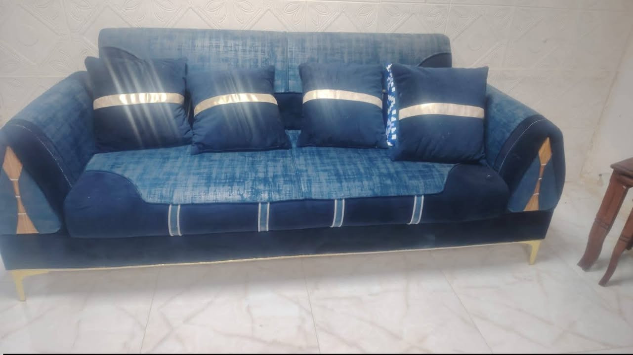 ثلاجة للبيع  ب350
تخم للبيع 350

***********
