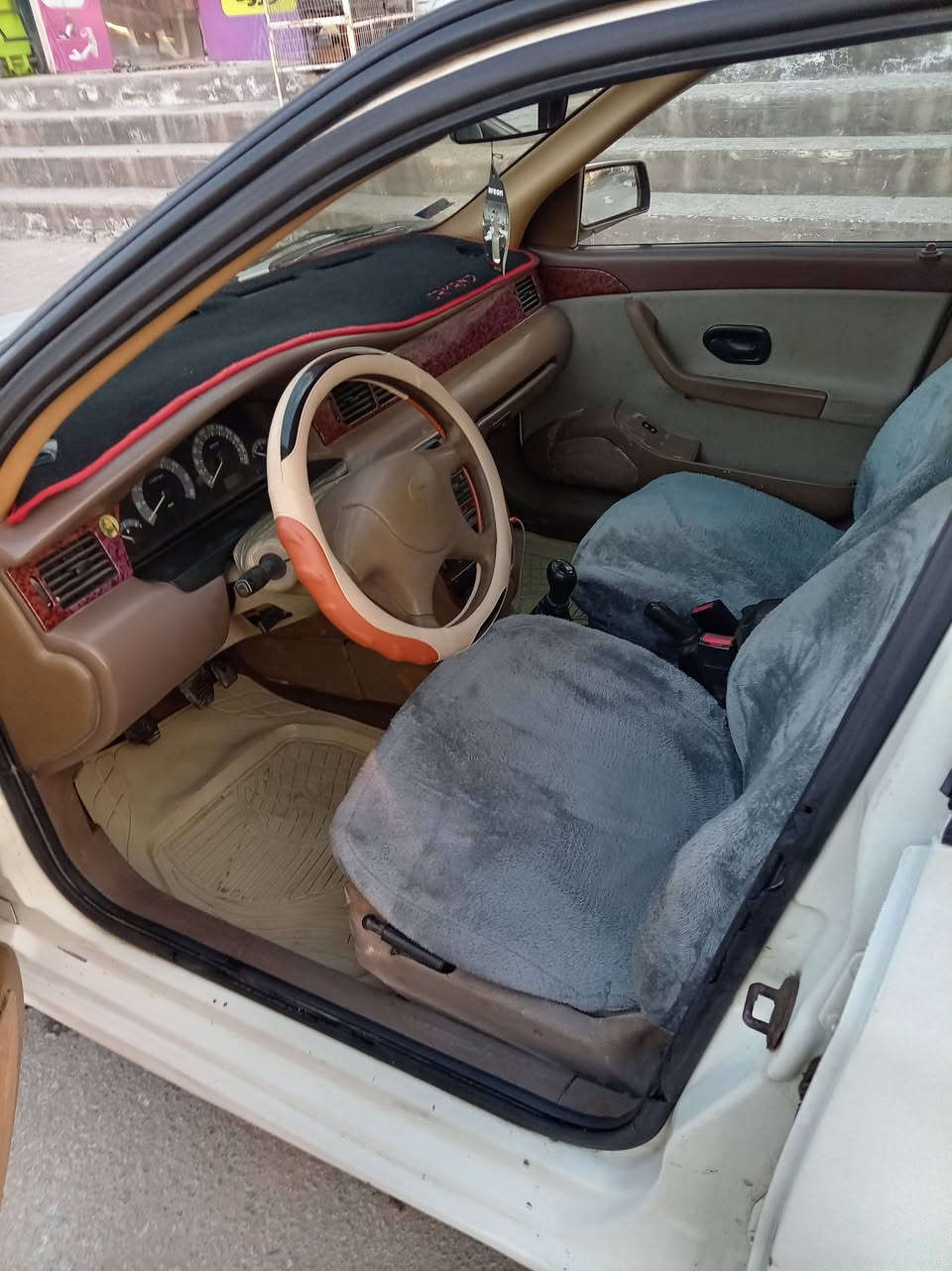 سمد مديل 2011 بسمي رقم نكليزي سنويه ٢٠٣٠  بيها دور الباب او دور جاملغ الوره او ببها جاملغ المامي بي بارد تبريد شغال حداديه جديده مكينه جديده كير جديد  سعر 38 بيها مجال بصيط للستفسال اتصل ***********
