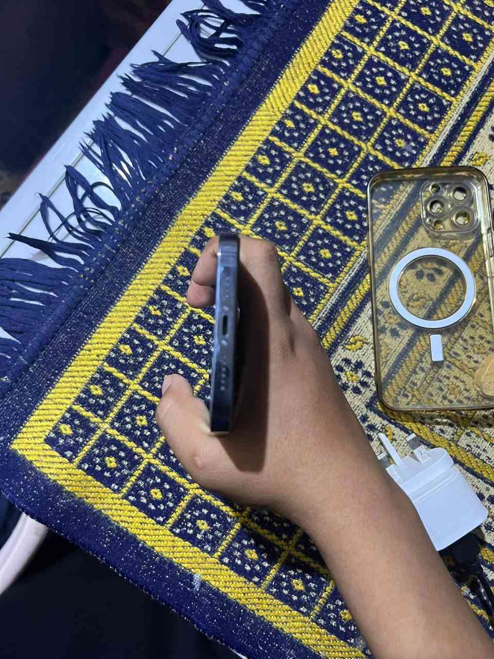 السلام عليكم اخواني ايفون 13 برو ماكس بطارية 80 ذاكرة 256 الجهاز نظيف بمعنى الكلمة الجهاز بلادي من اي قطعة تجي وتفحص كبال عينك السعر 700 وبي مجال 
الرقم للاتصال أو الاستفسار ***********
