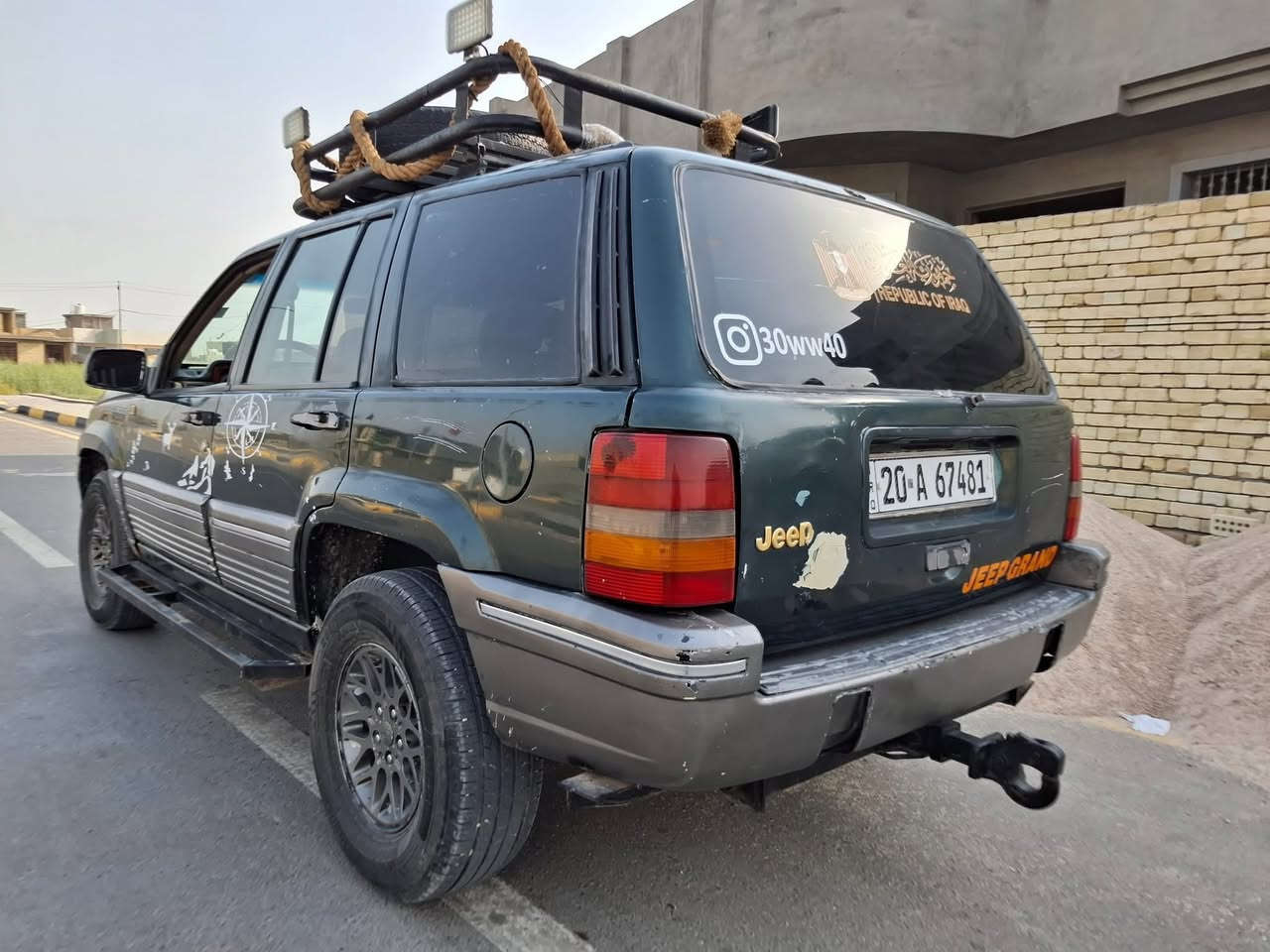 اسلام عليكم اخوان. جيب گراند شيروكي للبيع
موديل 93 السياره جانت اصل 8 سلندر الي اعلى مواصفات بل جيب تجي بيه وحاليا شادلها محرك وكير ملكه 3000vvt تشك الكاع شك شرط تراي 180 واي اصراف بانزين مابيه السياره جاهزه من كلشي ارقام وسنويه وهزه كله جديد يعني تروح بس اداور بسمك حداديه جديده ادامه من نوزلات فيت بم مجاول بلكات  ادامه للمحرك كامله كله جديد
كهربائيات كله شغاله. تخم تاير جديد باتري جديد سستم سماعت كله شغال شاشه حساس بك

الاضافات. دبلات مزوده اصلي
سوبايه تفصال حديد ثقيل
بلاجكتورات ضبابي عدسه اصفر ابيض رماش + لد نهاري ازرك امريكي  
السعر 45 
الرقم : ***********
