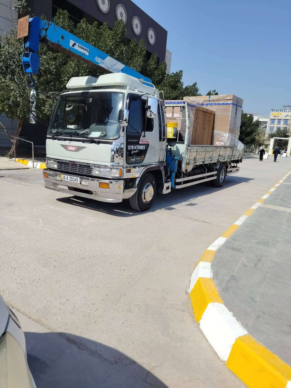 السلام عليكم
هينو طيره سياره مكفولة من كلشي سلايتين سبورz 
مكينه ٧٠ عادي السياره بلادي كرين موديل ٩٧
 بسمي رقم إنكليزي 
مكان السياره حله 
خوان مكلف بل نشر هاذا رقم أبو السياره
***********
***********
