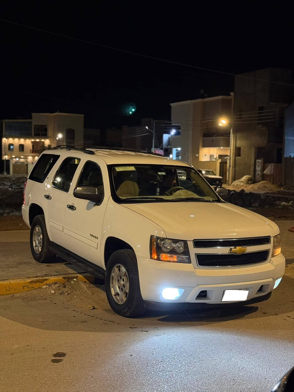 تاهو شيفروليه خليجي موديل (2013) (LT) بدي قصير .
1- كفالة عامة ( بدي + محرك + گير ) .
2- تشغيل عن بعد .
3- فور ويل .
4- تحكمات ستيرن المعتادة .
5- حساسات خلفية .
6- تبريد و تدفئة بحالة الوكالة و بدون اي نقص .
7- تخم تاير نوع ( NEXEN ) الكوري استعمال شهر واحد فقط
8- عداد الكيلومتر 220 الف كيلومتر قابل للزيادة .
9- الرقم اربيل الانگليزي الجديد .
10- السنوية لغاية 2028 تأريخ الإصدار 20/10/2025 .
11- الهزة جديدة غير منتهية .

السيارة بأسمي شخصيآ و بدون اي نقص .
السعر (28) الف دولار - (280) ورقة .
للإستفسار و التواصل على السيم كارت و الواتساب .
( *********** ) … العنوان / البصرة - الاكوات (3).
شكرآ للأدمن للمساعدة في النشر …
تحياتي للجميع …
