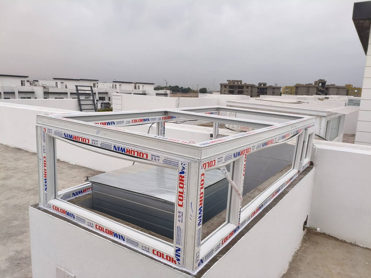 دروستکردنی هەموو جۆرە دەرگایەک و پەنچەرەی ئەلەمنیۆم و پلاستیک و سکەی سڵاید و سکەی زێبرا بە جوانترین شێواز و کەمترین نرخ

ناونیشان قەزای رزگاری 
***********
