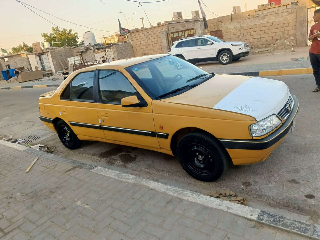 السلام عليكم بيجو405 موديل2015 بصره سنويه مجدده لغايه2028 السياره مكفوله من الضربه والتبديل فقط ملكطه خياسات كير محرك حداده تبريد وتخم تااير كله جاهز كهربائيات كلهه شغاله دواخل حلوه السياره ترايهه كلش حلو وجاهزه السعر32 وبيهه مجال بصيط للشراي مكاني بصره القبله***********
