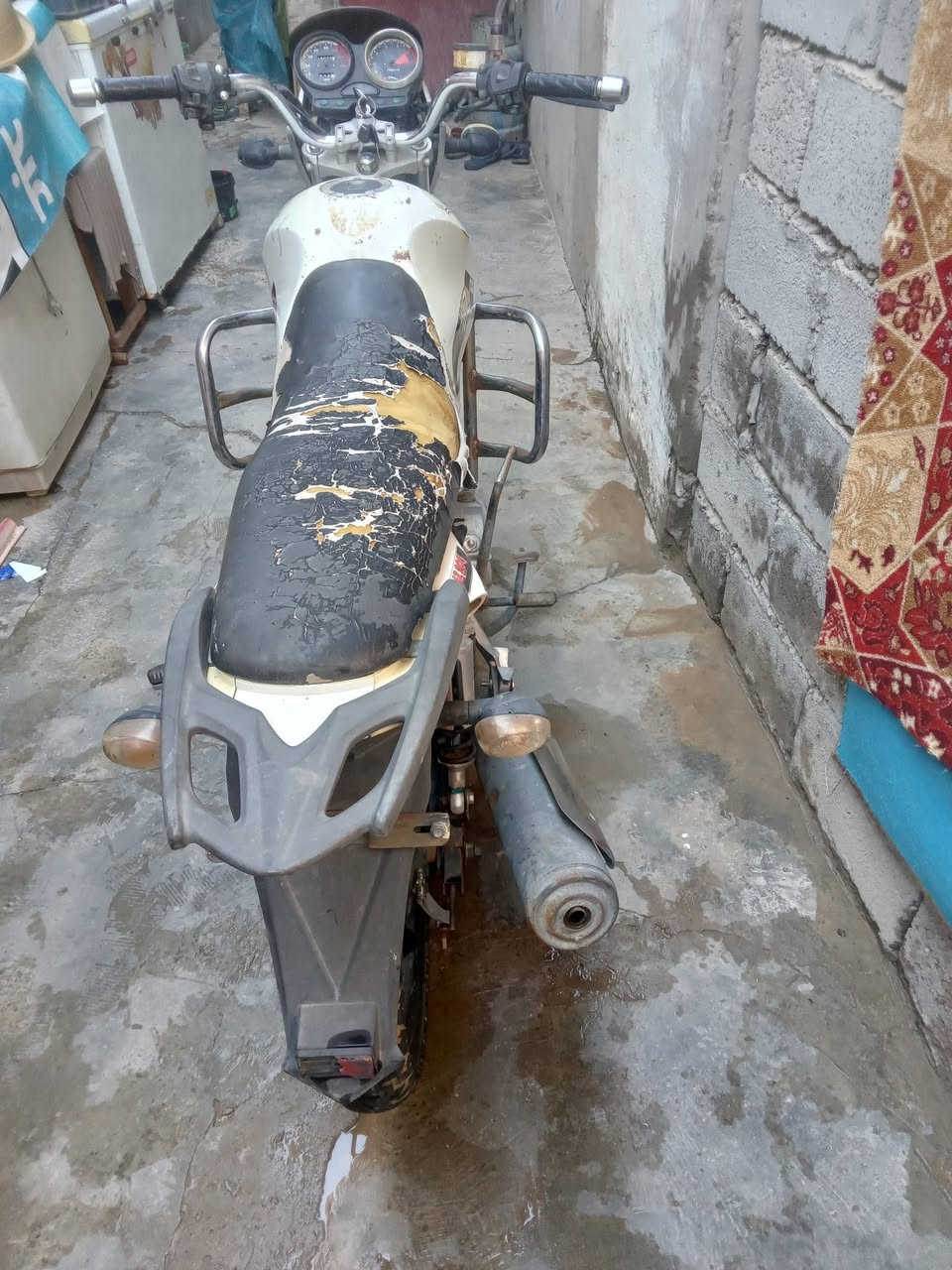 السلام عليكم موطور امزت للبيع شغال 
نضافه كدام العين هندر واحد السعر 450 وبي مجال 
هاذه رقمي ***********
