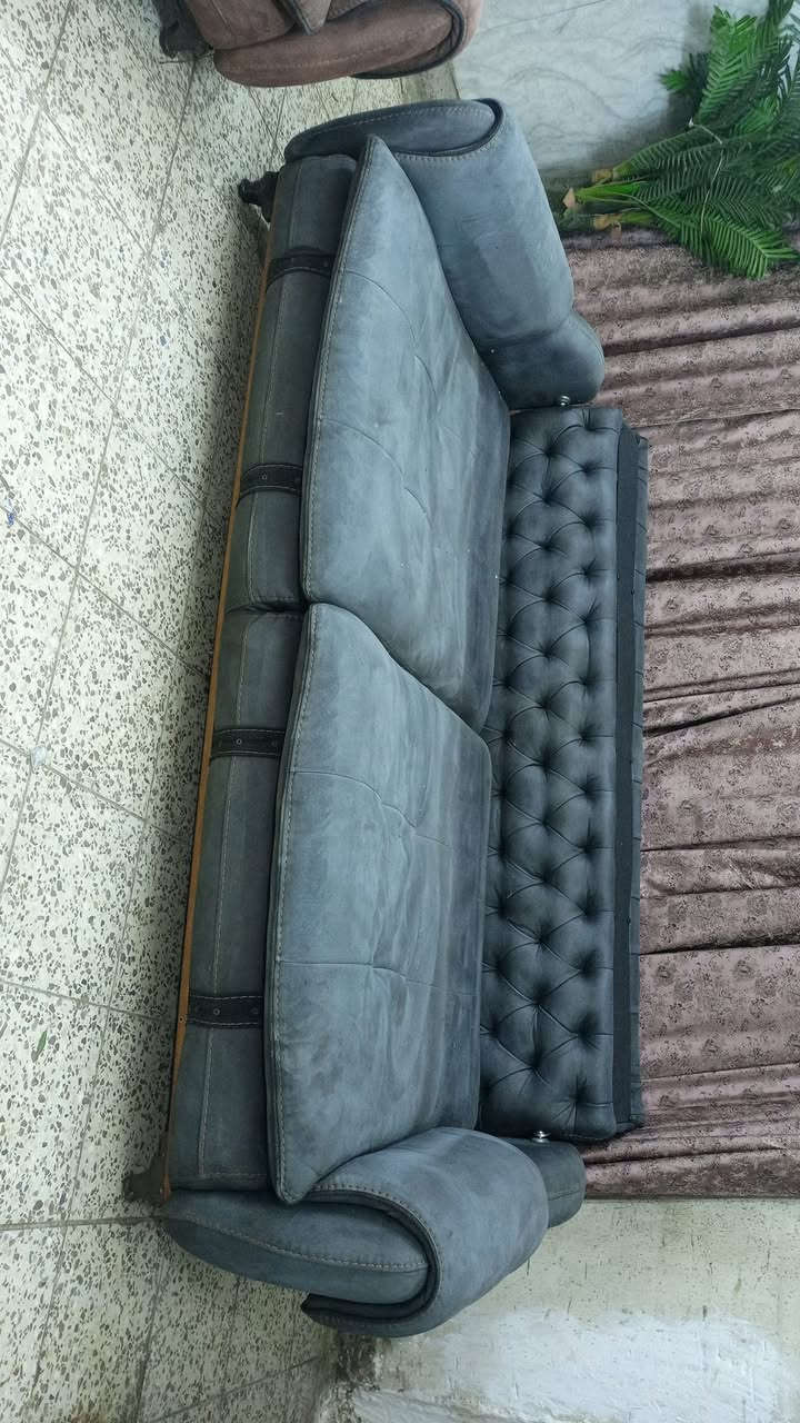 نص تخم تركي قنفتين ٦ مقاعد ابو سرير قلاب قماش وتر برو كل ضرر مابي سعر ٢٠٠ وبي مجال مكاني بياع يوجد توصيل بكروه *********** وتساب
