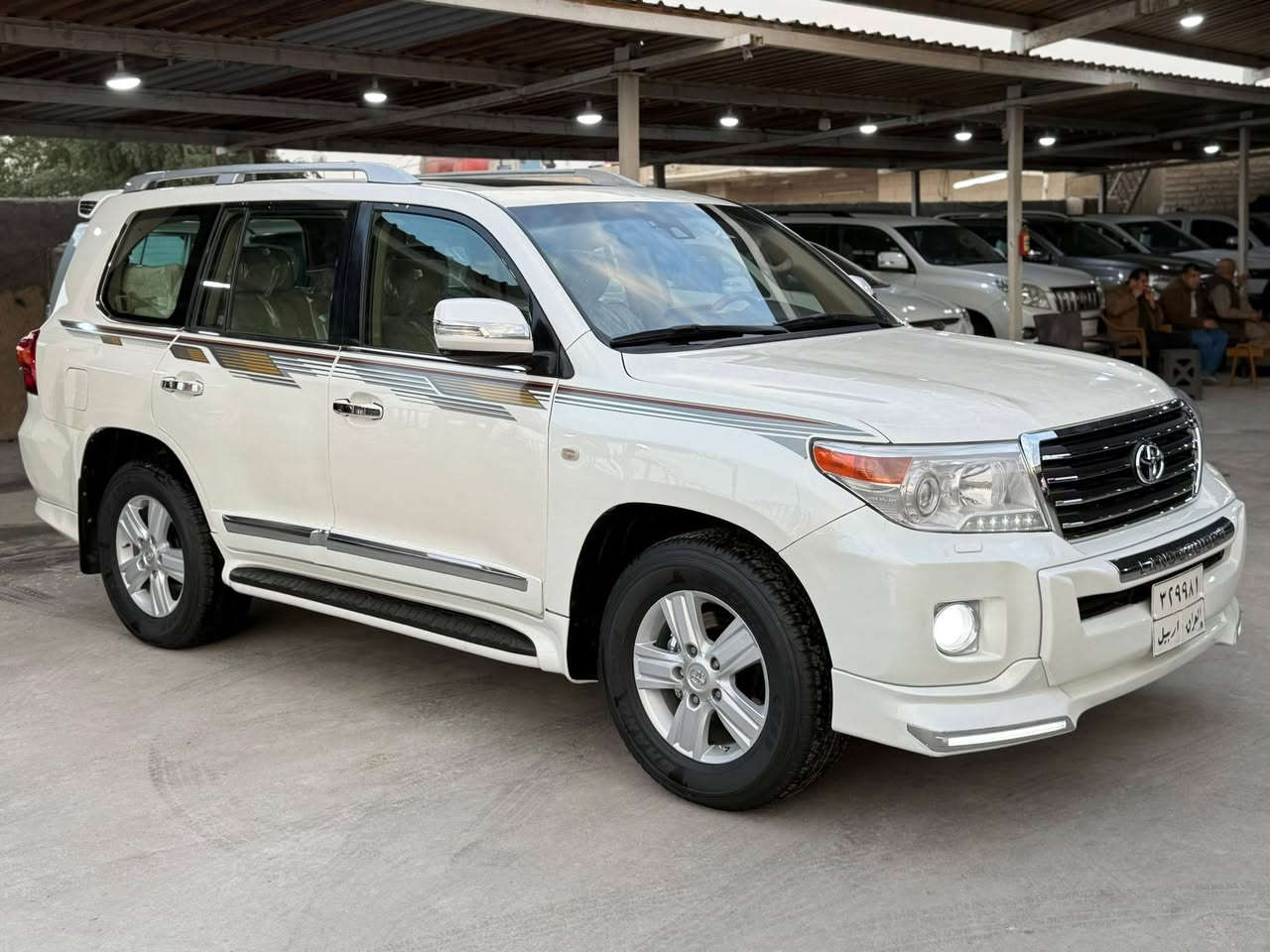 سلام عليكم 
لاندكروز 2010  ابسعر مناسب 

مكينه 6 سلندر ابلاديه ما مفتوحه
ماشيه 215 
السياره بيها جاملغ أمامي مصبوغه أو باب خلفي بدون أي د اخل 
السياره جاهزه من كلشي فقط السنويه منتهيه جاهزه لتحويل أو وكالة
تخم تاير جديد بيها 
مكاني البصرة معرض الرفدين  السعر 268
ممكن امروس ايضآ  أي استفسار حاظر ***********
