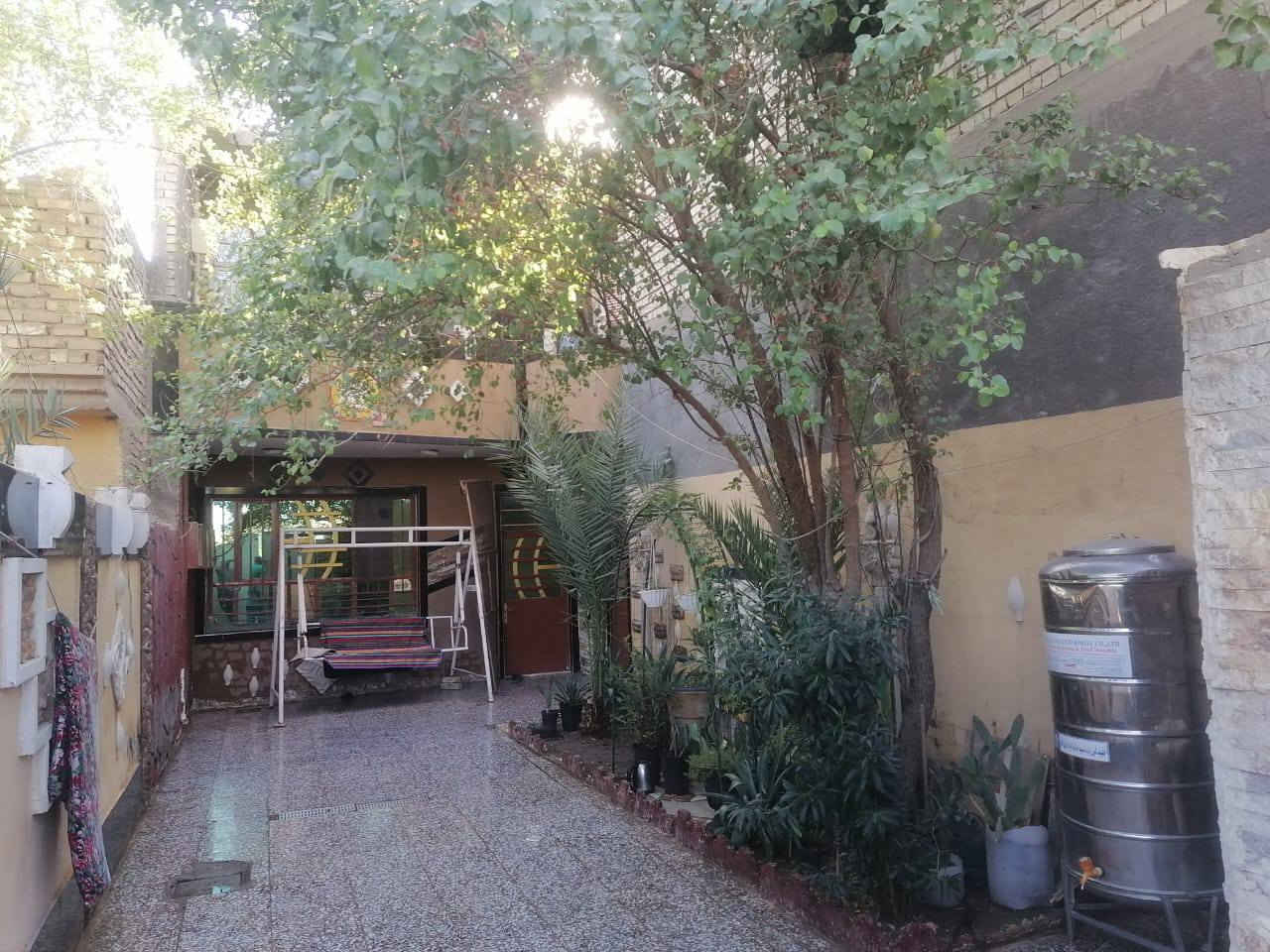 السلام عليكم
بيت للبيع مساحه 280 طالع منة مشتمل 50متر
باقي صافي 230متر البيت طابو زراعي
حي السفير على الشارع العام شارع 20 البيت الكفاءة والسفير
مقابل منتزه الكفاءة
ملاحظا البيت يباع وحدة أو مع المشتمل
للاستفسار ***********
