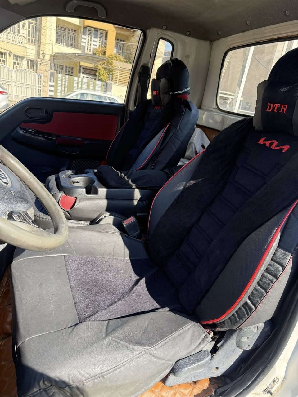 كيا بنكو رقم ميسان مكاني بغداد البلديات رقم سنويه جدد بيه صبغ بلبجم شويه والباب الخلفي موديل 2013 بأسمي كل كهربائياته شغاله ميكانيك كله جديد ولاستفسار اتصال على *********** مكلف بلنشرر مكلف بلنشششرر  السعر 95 وبيه مجال
