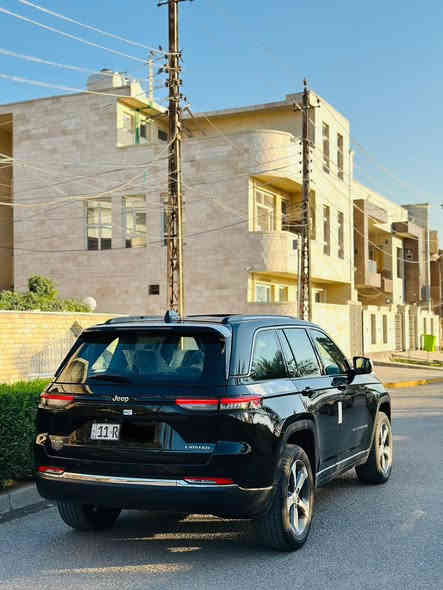 سلام عليكم بيع او مراوس
جيب خليجي لمتدد بلاس 2023 
وكاله هارلم. (خليجي) . لون اسود 
رقم بغداد بااسمي هزه وسنويه ورقم الجديد
السياره مكفوله كير محرك صدر تبريد على وضع الشركه ماشيه 28 

المواصفات :
* دفع رباعي 4x4 . 
* تحذير النقطة عمياء ⚠ .
* سقف بانوراما . 
* شاشه كبيرة 
* نظام الخرائط (GPS) .
* ستيرن كهربائي . 
* المصابيح الأمامية زنون .
* كشافات الضباب زنون .     
* تشغيل عن بعد .
* صندوق كهربائي ..
* حفظ وضعيات الجلوس (ميموري) . 
* المقاعد الأمامية كهرباء
* المقاعد الأمامية تبريد وتدفئة .
* المقاعد الخلفية تدفئة وتبريد
* حساسات أمامية . وخلفي
* تدفئة ستيرن . 
* بخاخ ماء على المصابيح الامامي..
* مانع تصادم خلفي .
* خمس كامرات . 
* محدد سرعة 
* نظام التشغيل والاطفاء الاوتوماتيكي ( Auto Start System ) .
* نظام بريك اوتماتيكي ( Auto Break System )
* اناره داخليه متغيره
* جنطه كهرباء
* شاشه بل دشبول
* داخل اسود
* لدات امامي وخلفي
* تحكمات ستيرن فول
* شاشه اعطال
* كير ماوس
* جكات
* اربعه انظمه قياده
* رادار 
* وباقي المواصفات المعروفه 
* V6 محرك 
* خمسه راكب 

مكان السيارة بغداد  الكرخ سياره جديده وجاهزه من كلشي واي نقص مابيه عدته بصماته ارضياته كله وياها 

السعر 410  ورقه وبيه مجال ***********
