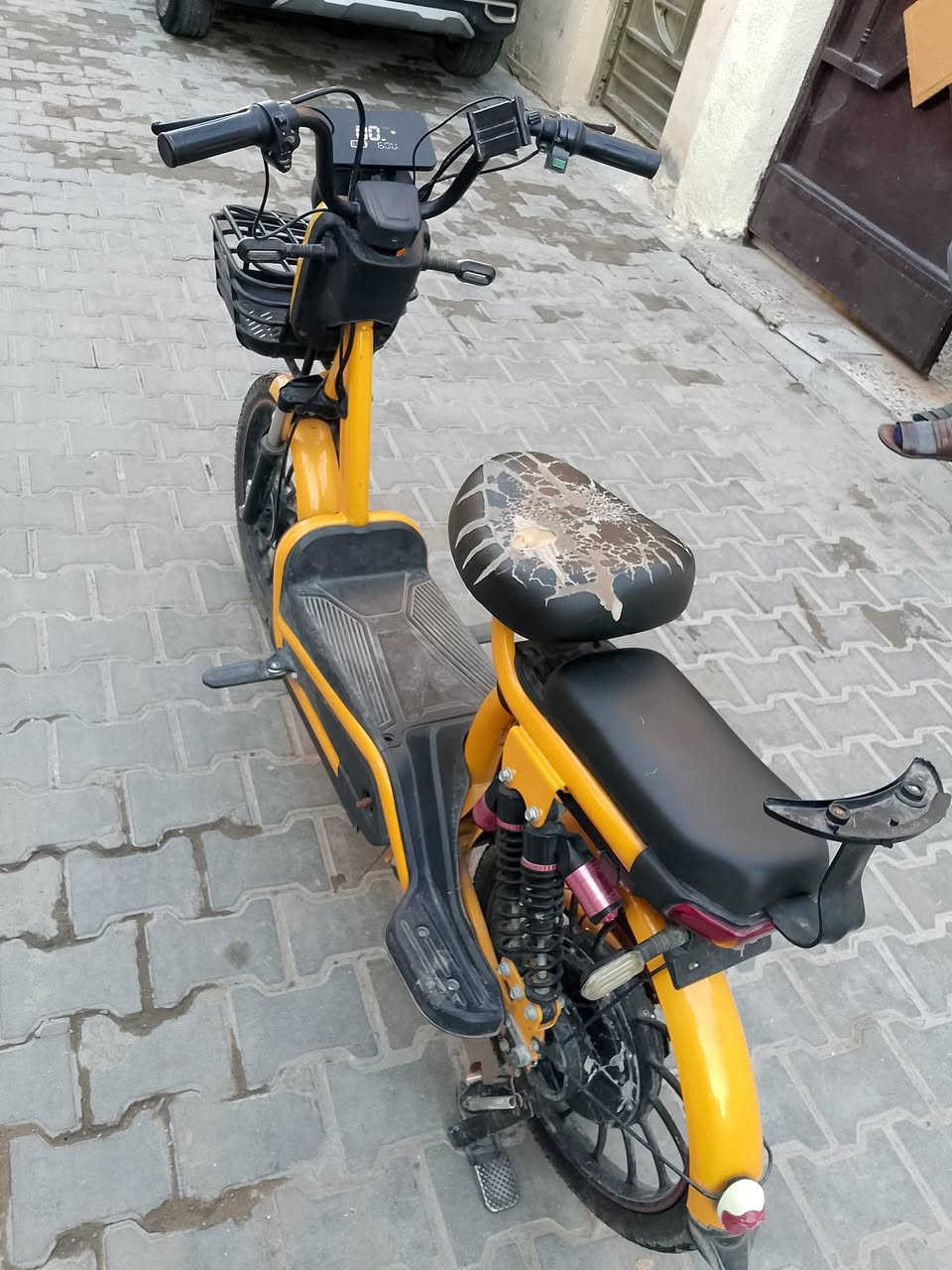 السلام عليكم دراجه شحن للبيع شغاله كامله 5بطاريات سعره 200 الف وبيه مجال مكانه بغداد الحرية ***********
