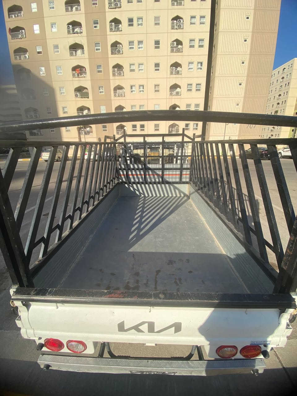 سلام عليكم موديل 2023 ماشية 55 الف مكفولة بدون ضربه او صبغ رقم الهاتف *********** مكان بغداد  لسعر 155
