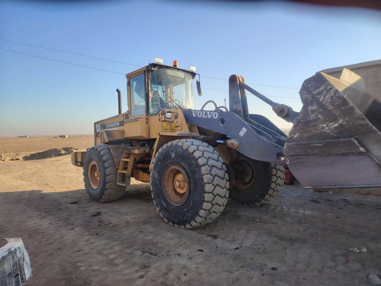 سلام عليكم شفل فالفو لبيع جاهز من محرك كير اكسنات وضع شركه مسجل  رقم سليمانيه المكان الشرقاط سديره رقم الهاتف ***********
