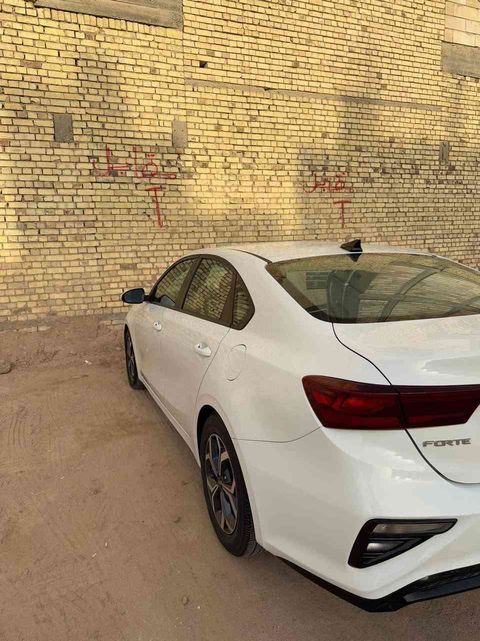 السلام عليكم سياره فورتي ابيض مديل19 مكينه 2000 دوش حادثها جاملغ وبنيد تبديل رقم كربلاء مشروع وطني بأسمي رقم نكليزي  سنويه جديده صارلها سبوع من جددتها السعر 140 وبيها مجال حك جيه العنوان البصره *********** البصرة, العراق
