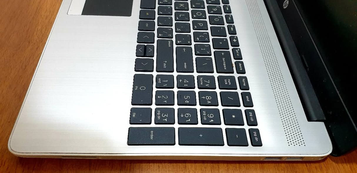 hp notebook15 core i5 الجيل 11
الرام 8G الهارد 256ssd حجم الشاشة 15.6FHD 
كارت الشاشة خارجي 2G geforce 
كارت الشاشة داخلي 4G intel 
مناسبة للبرامج الهندسية والمونتاج 
والالعاب المتوسطة السعر 350 الف
المكان بعقوبة


**إذا كنت صاحب هذا الإعلان وتريد حذفه لأي سبب، رجاءا أرسل رسالة إلى الدعم الفني**