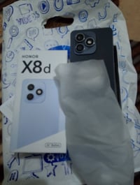 موجود هونار x8d  ذاكرة 256 مستخدم سبوع للبيع اليفيده يرسلني 0776277430...