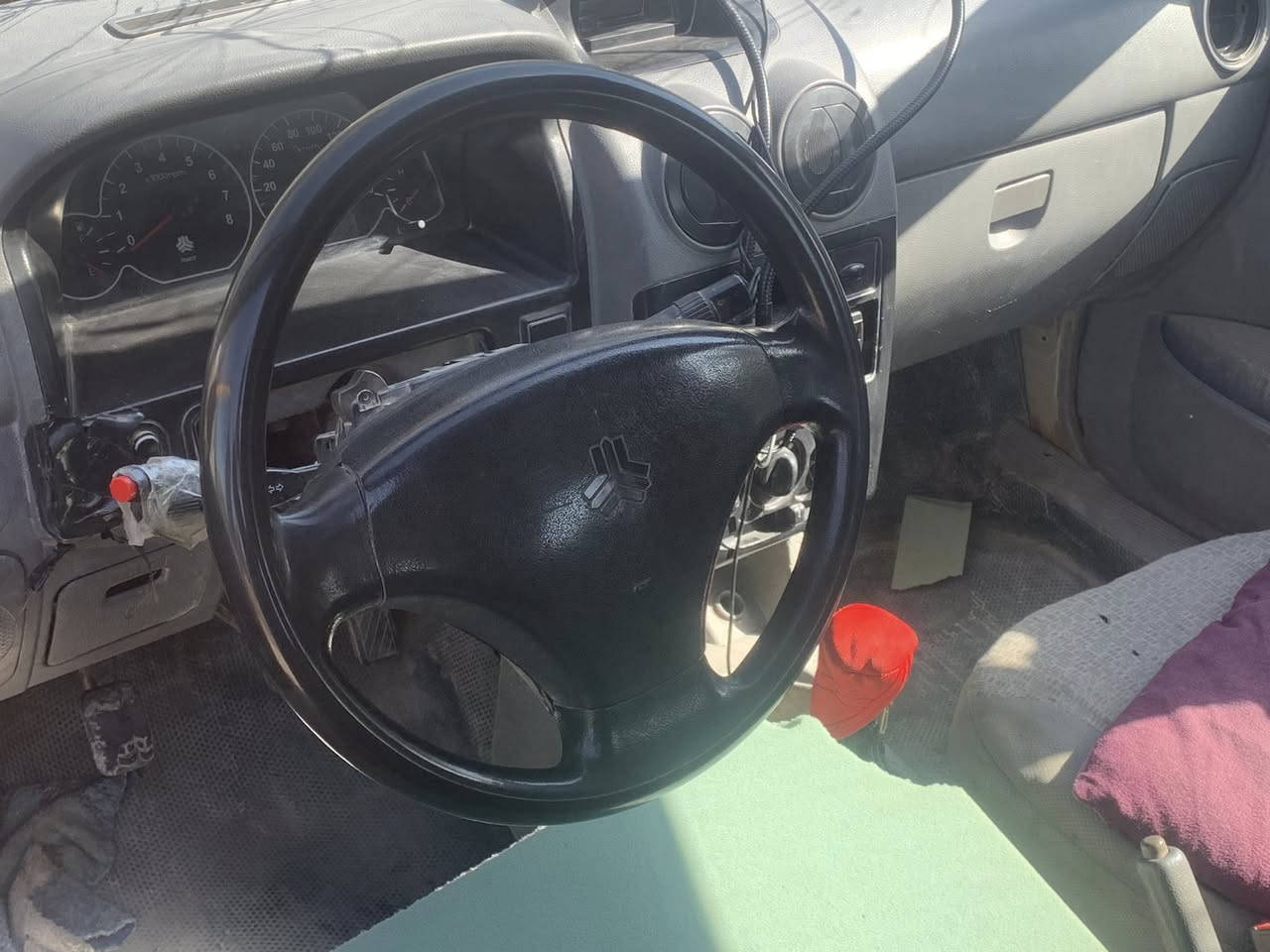 سايبا للبيع 2013سنويه ضايعه بس بيها بلاغ كتاب قاضي يعني ابيع كوم حديد كير مكينه جديدات سعرها مليون او بيها مجال ***********
