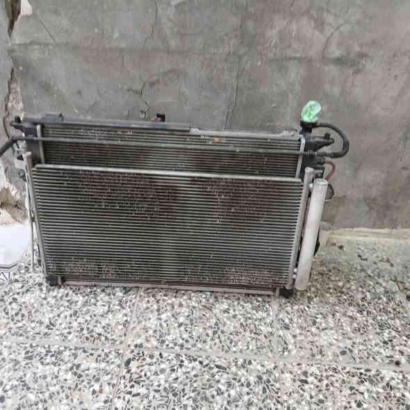 سلام عليكم اخوان
راديتر تبريد و مروحه ومكينه مال كصه ربع فول نضافه 
مكان بغداد سعر ١٤٠ 
***********
