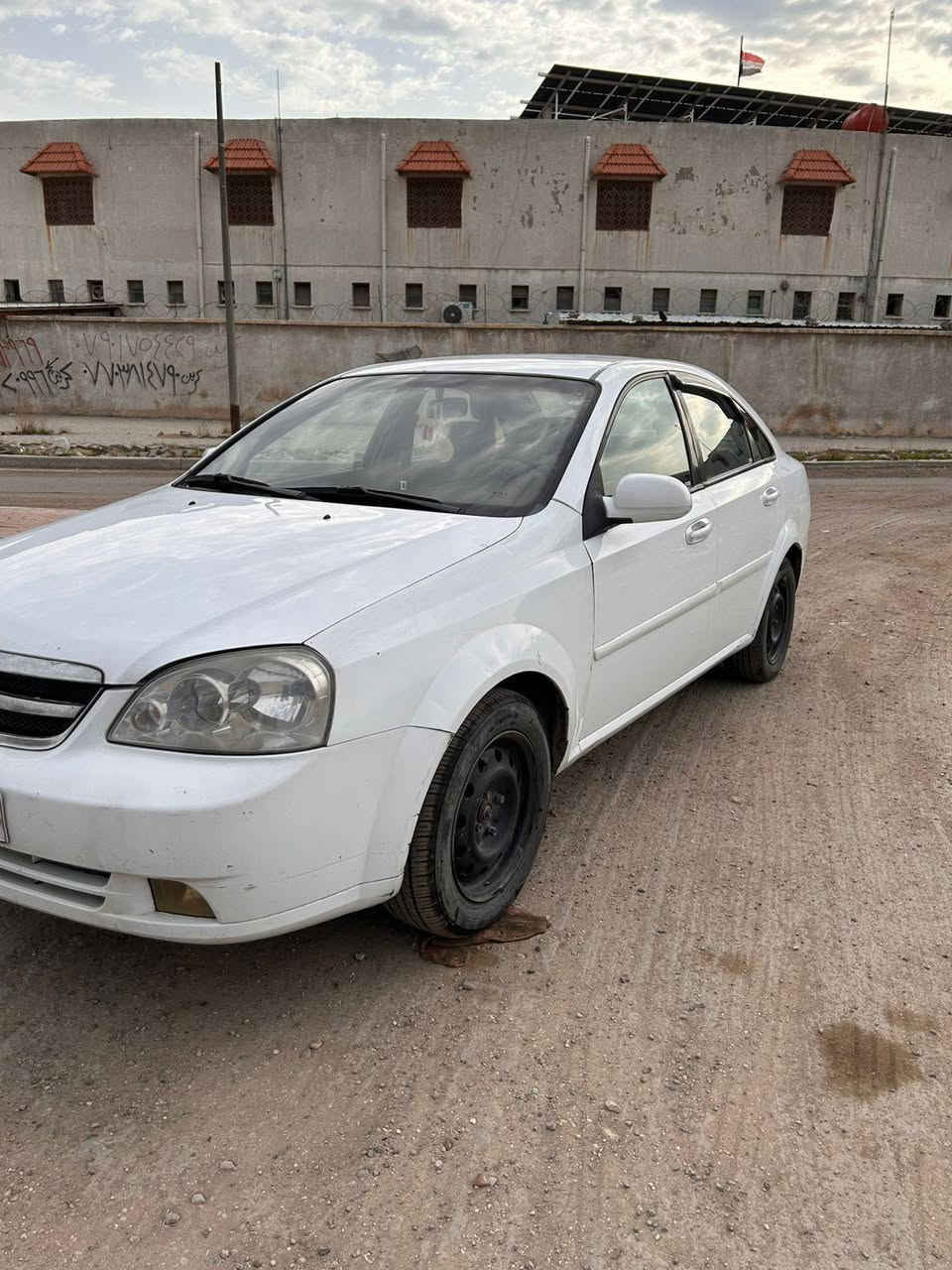 السلام عليكم اوبترا 2013
رقم سليمانيه جديد بسمي 
ماشيه 176
چاملخ امامي مبدل وبيه شبر يم قبق البانزين 
صدر جديد اصلي صار شهر شاده 
تايرات تخم جديد
تدفئه وتبريد 
كير مكينه مكفوال 100%
شادله عالي زنون اصلي 
السعر 92وبيه مجال 
***********
