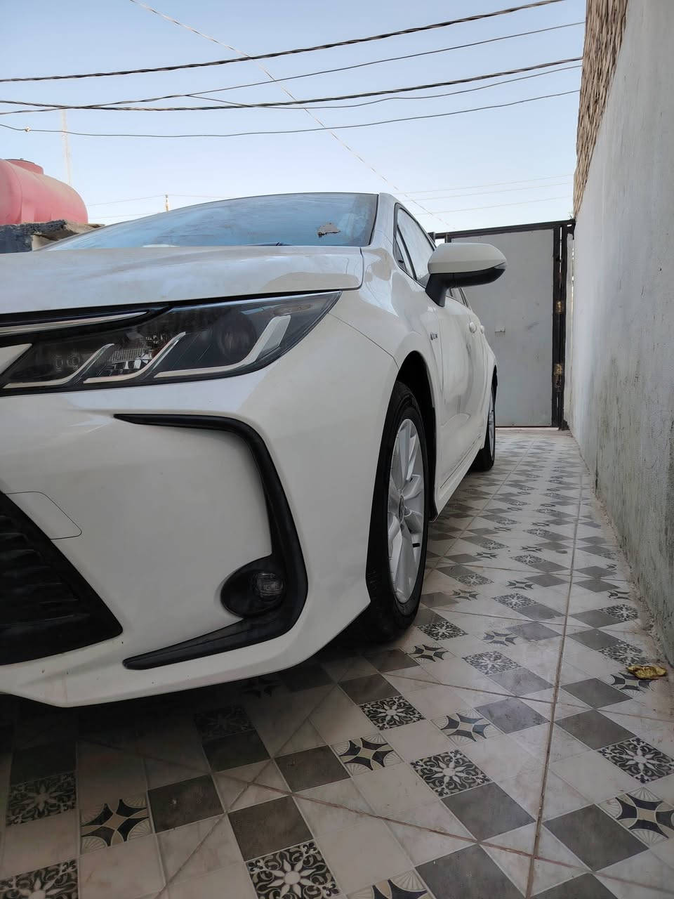 كورلا هايبرد موديل2025 رقم بغداد  ماشيه  13الف فقط مكفوله كفاله عامة كشن جلد اسود فول مواصفات سنويه محجوزه   السعر 135 $ بيها مجال بسيط مكاني الديوانية رقم ***********
