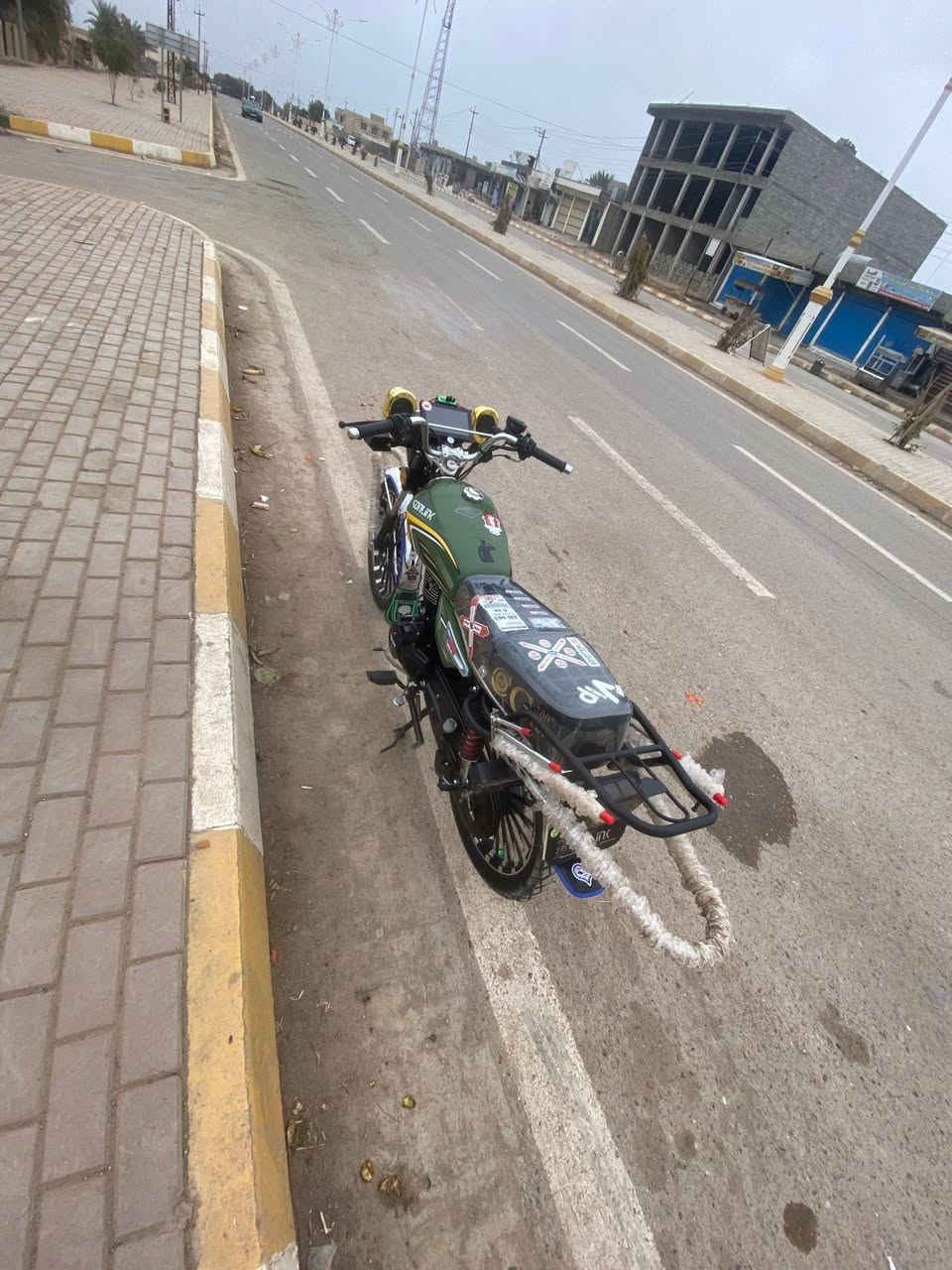 دراجه يراني موديل 25
كامله مكمله مانقصه شي تركب وترايك للبصر 
المحرك 200cc عداد اكتروني محرك شرط الفحص 
دراجه مجنبزه وحلوه مال جناي منفيس اصلي مال شركه للبيع سعر 950وبيعا مجال او مراوس بقفاز حسب القناعه العنوان صلاح الدين مركز الناحيه


**إذا كنت صاحب هذا الإعلان وتريد حذفه لأي سبب، رجاءا أرسل رسالة إلى الدعم الفني**