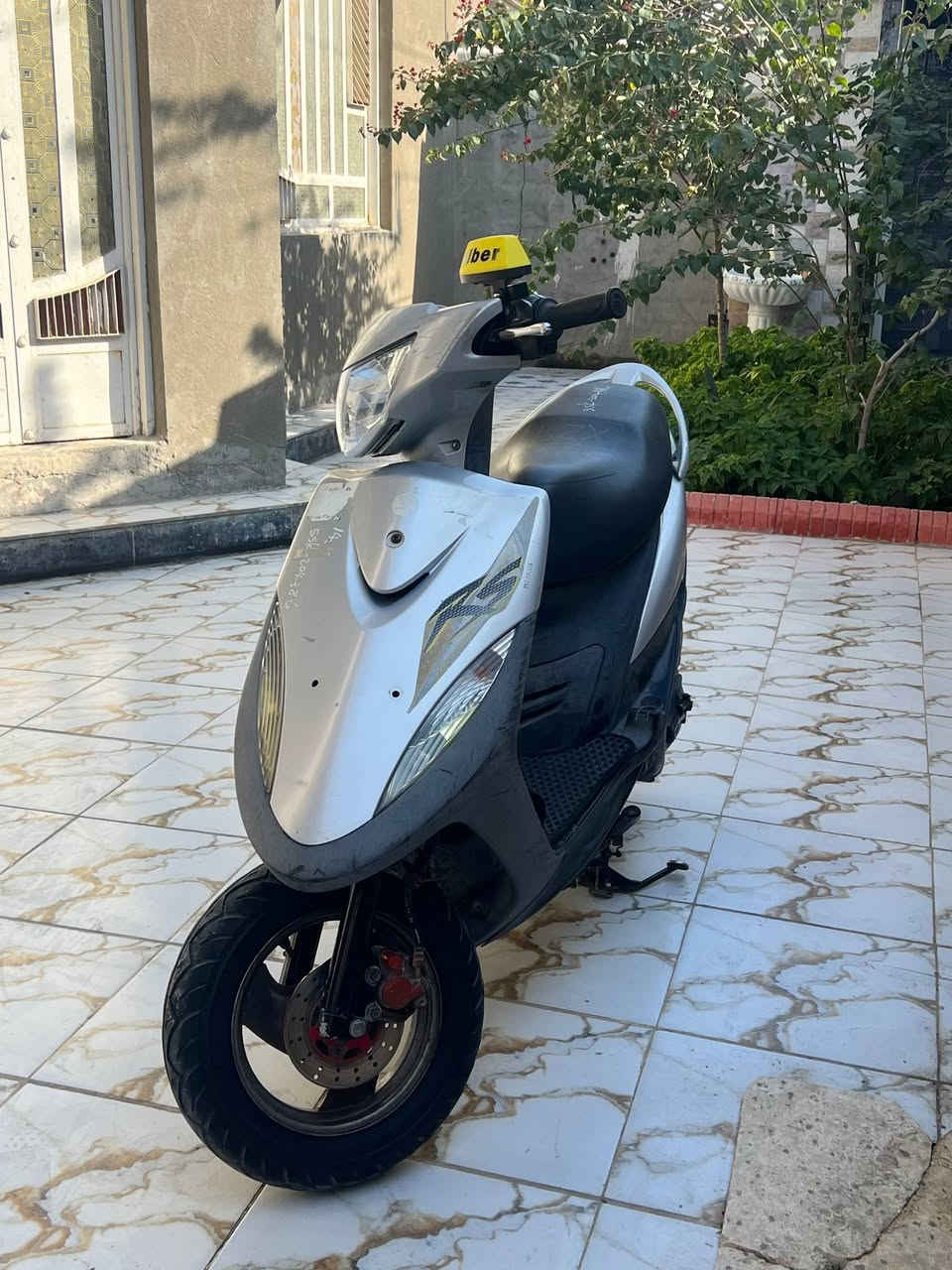 السلام عليكم ورحمة الله وبركاتة
ماكس عدله للبيع صايرلهه شهر من نزلت من الحاويه 
كهربائيات شغاله كلهن 
اشاير كلوبات كلهن شغلات 
الدراجه ما بيهه نقص 
السعر خاص


**إذا كنت صاحب هذا الإعلان وتريد حذفه لأي سبب، رجاءا أرسل رسالة إلى الدعم الفني**