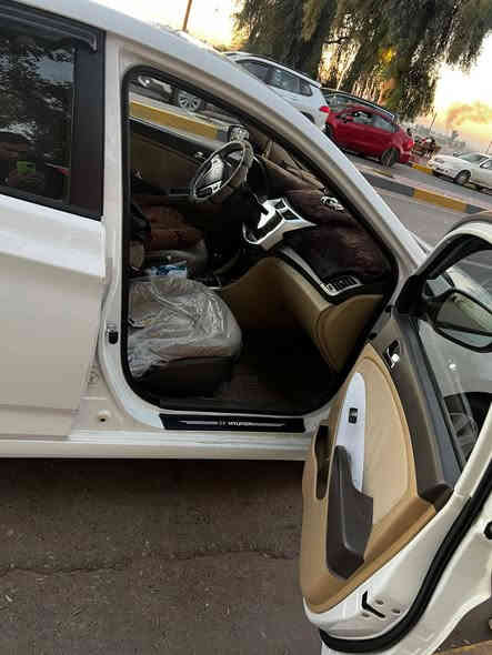 السلام عليكم
اكسنت موديل 2013 🧿🧿

السياره خليجي كلين بيها بارد شبر 🧿

مكينه وكير شرط لا صرف ولا نفخ 🧿🧿

السياره بعد احلى من الصور 🧿🧿

سعرها 117 وبيها مجال للطيبين 🧿 🧿 

شراي اتصل ودلل 

ارقامي 
*********** كورك
*********** اسيا
