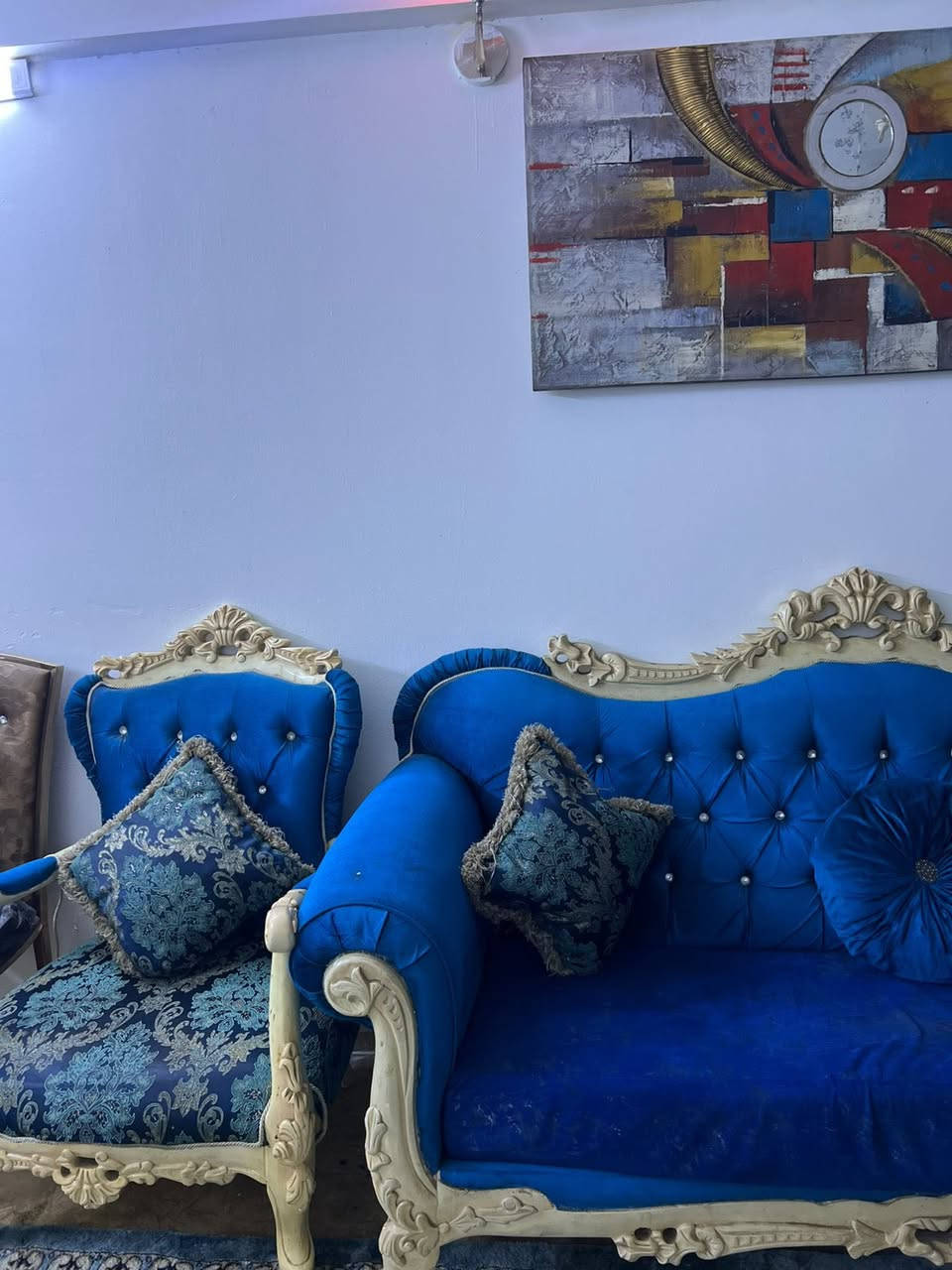 السلام وعليكم
يوجد تخم ملكي للبيع 
سعر البيع 450 وتخم نضيف كما في الصور لا يوجد ضرر 
مكان البصرة حي الرسالة


**إذا كنت صاحب هذا الإعلان وتريد حذفه لأي سبب، رجاءا أرسل رسالة إلى الدعم الفني**