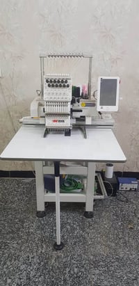 مكينة تطريز للبيع ماركة مايا سعره 30 ورقه للتواصل واتس 07753837153 بغد...