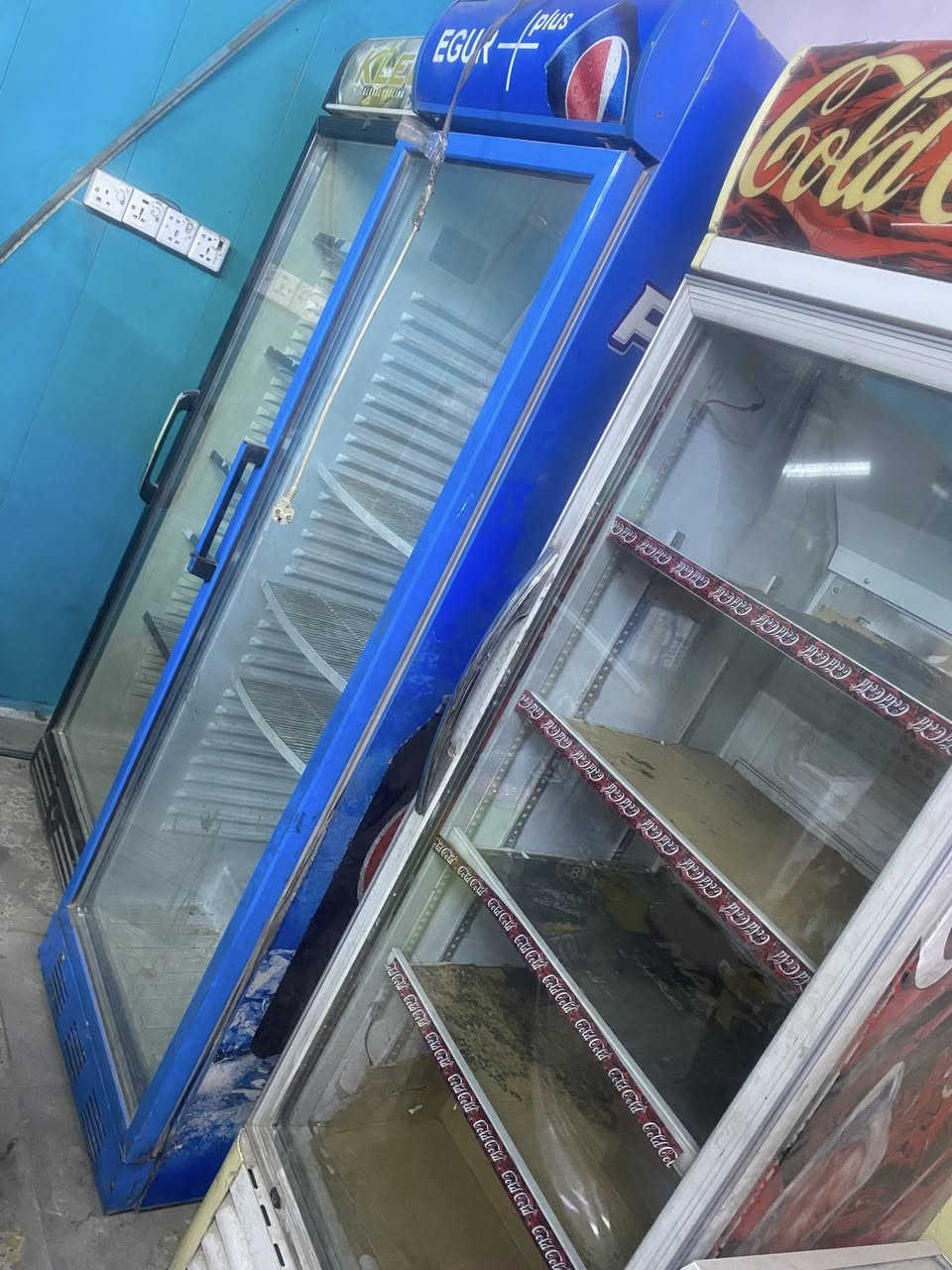 للبيع عارضات عدد 10 وبطحيه عدد 1 ورفوف تصفيه محل 
***********
