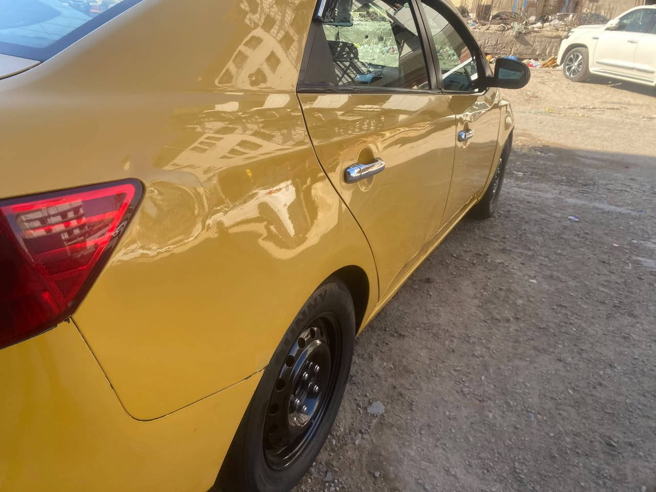 السلام عليكم كيا فورتي مواصففات عاديه ليبل واحد فقط الصندوك مبدل محرك 2000 
كير محرك تبريد خير من الله 
 فقط الباب خلف الصدر بي طعجات خفيفه 
هيئة مصفره باسمنا تحويل ثاني يوم رقم بغداد الس ع ر 86 ورقه وبيها مجال بسيط 
الخاص مفتوح


**إذا كنت صاحب هذا الإعلان وتريد حذفه لأي سبب، رجاءا أرسل رسالة إلى الدعم الفني**