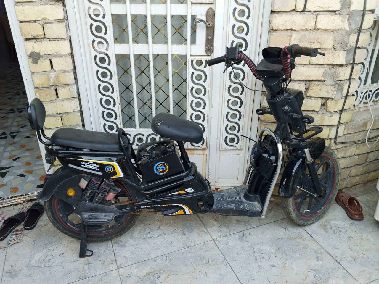 دراجة شحن للبيع
خمس بطاريات 
شاشة الكترونية 
كلشي بيها شغال 
مستخدميها كلش قليل 
صار بيها عطل 
تشتغل بس صار بيها عطل من واحد يصعد بيها متمشي
ابيعها على وضعها
السعر 125 وبيها مجال
الزعفرانية اربع شوارع
*********** 
راسلني عالواتساب وتدلل
