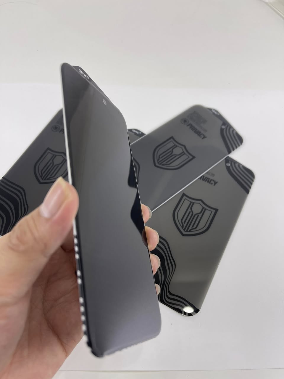 玻璃：0.5mm高铝硅玻璃原材
AB胶：高品质防静电420AB胶，28°隐私保护
钢化：4小时钢化，180度随机折叠
曲面：300°超大弧度，触感顺滑
涂层：等离子激光喷涂，耐摩擦5000次
包装：10片/盒，0.3mm 1:1底板
Glass: 0.5mm high-aluminosilicate glass material
AB Glue: High-quality anti-static 420AB glue, 28° privacy protection
Tempering: 4-hour tempering, 180-degree random folding
Curved Surface: 300° ultra-large curvature, smooth to the touch
Coating: Plasma laser spraying, resistant to 5000 abrasion cycles
Packaging: 10 pieces/box, 0.3mm 1:1 base plate


**إذا كنت صاحب هذا الإعلان وتريد حذفه لأي سبب، رجاءا أرسل رسالة إلى الدعم الفني**