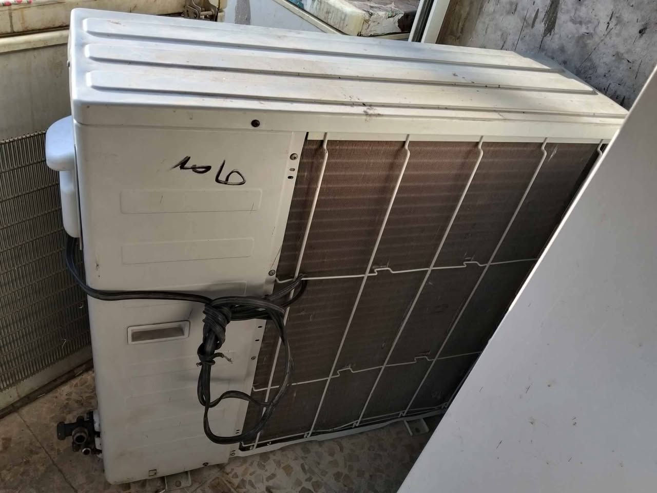 سبلت عمودي 3طن شرط الشغل والتبريد مراوس بسبلت عاطل مع الفرق قضاء المدينة شمال البصرة الجلال قرب المركز الصحي هاتف *********** البصرة, العراق
