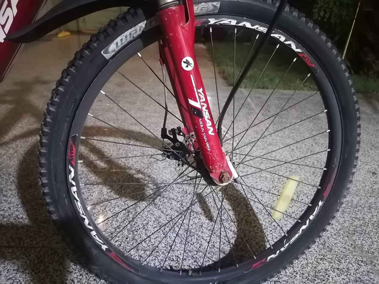 🚲 للبيع بايسكل جبلي YANSAN – 21 سرعة 🔥
بايسكل قوي ومناسب للاستخدام اليومي والرياضة، مواصفاته:
✅ 21 سرعة — جير أمامي 3 وجير خلفي 7
✅ فرامل ديسك أمامي وخلفي
✅ مساعد أمامي
✅ إطارات جبلية عريضة
✅ رفارف أمامية وخلفية
✅ عداد سرعة على المقود
✅ هيكل قوي وشكل رياضي
✅ مناسب للشارع والطرق غير المستوية
📌 الحالة: البايسكل شغال، فقط الكشن مفطر ويحتاج تبديل أو تصليح.
💰 السعر: 70 ألف دينار عراقي قابل للتفاوض 🤝 للجادين فقط

التواصل..  
واتساب 
***********
تلجرام 
@A_ND55
