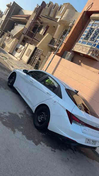 مابيهه بس بنيد وجاملغ وبيهه جاملغ خلفي ع وضعه ممصلح 
السعر ١٥٠ وبيهه مجال سياره جديده ومدوشمه ونضيفه مال جناي لا تكسي ولا هلسوالف 
ماشيه ١٢٠ 
رقمي
***********

+964 773 670 0776 بغداد
